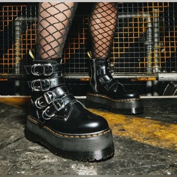 ✨HOST PICK✨💎Women’s Rare Dr Martens Jadon Max Hardware  Biker Boots - Picture 8 of 16
